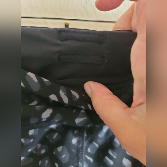 Lululemon Tight Stuff Tight(Reflective)Simply Lace Play Dark Slate Black, Size 4 - Picture 7 of 10